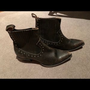 Frye Sasha ankle boots black distressed leather